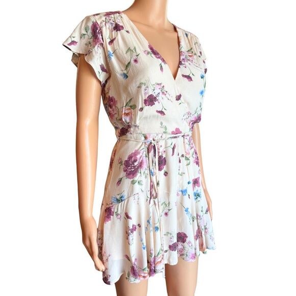 Altar’d State Cream Floral V-Neck Romper Small - Picture 3 of 6